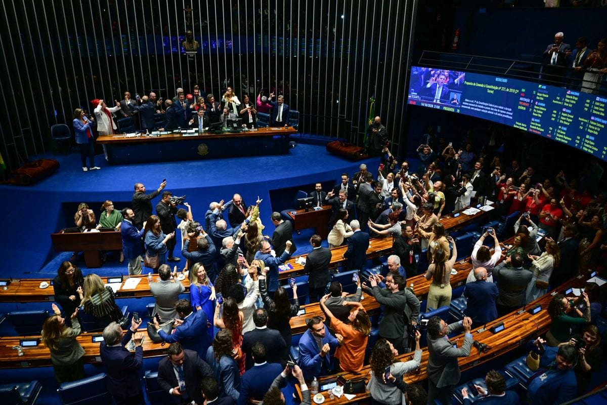 ✉️ Congresso eleito pode desregulamentar direitos trabalhistas da escala 5x2, e outras notícias desta sexta-feira
