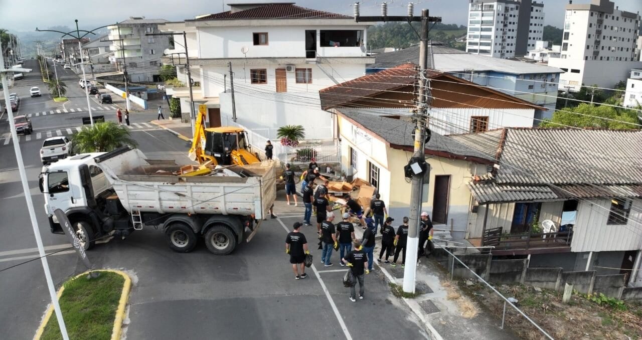 Avança Orleans Cidade Limpa chega ao bairro Santista neste sábado (17)