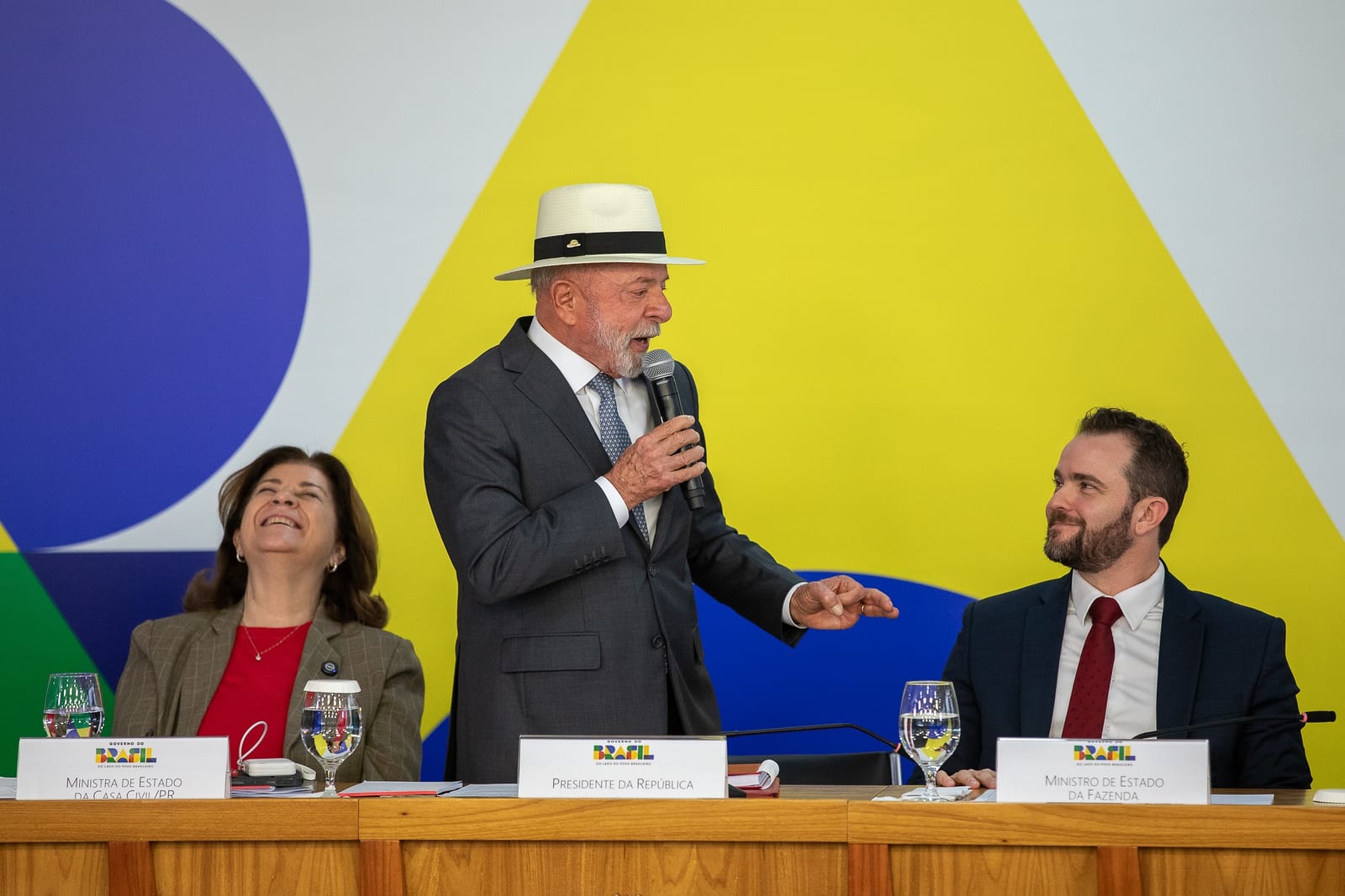 Lula janta com empresários em Brasília para reforçar compromisso com responsabilidade fiscal