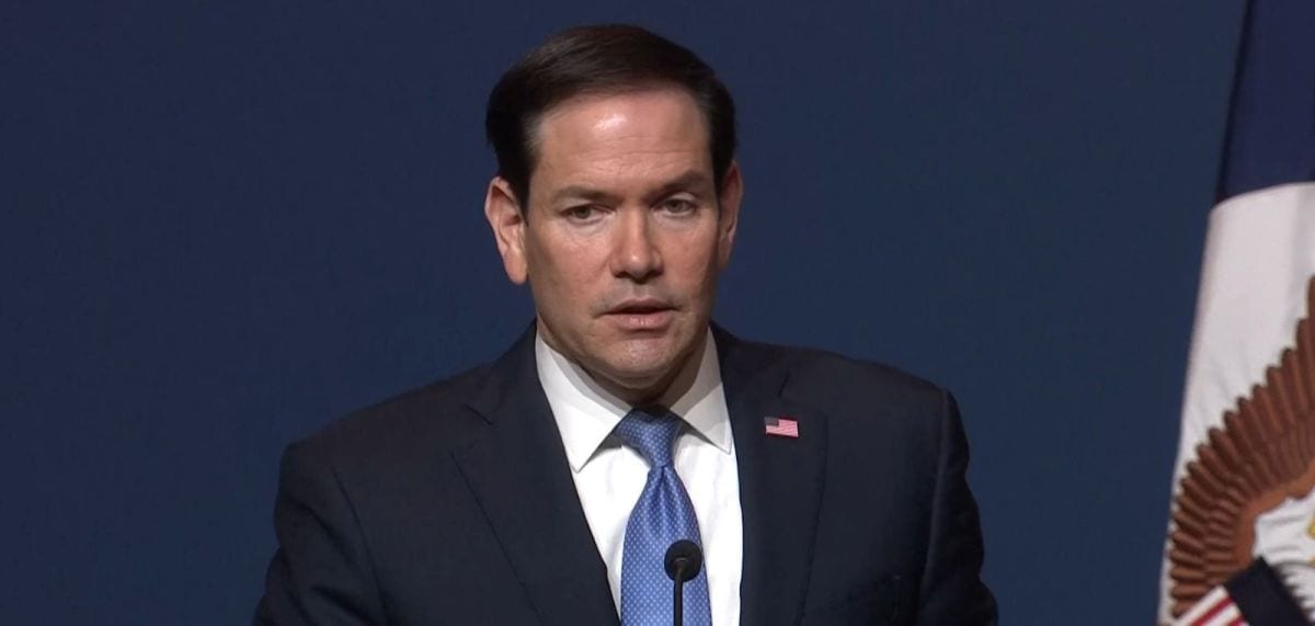 Marco Rubio nega que EUA tenham “facilitado” entrada de Flávio no país