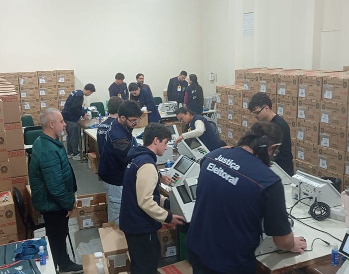 Urnas eletrônicas de 524 equipamentos são testadas em Tubarão