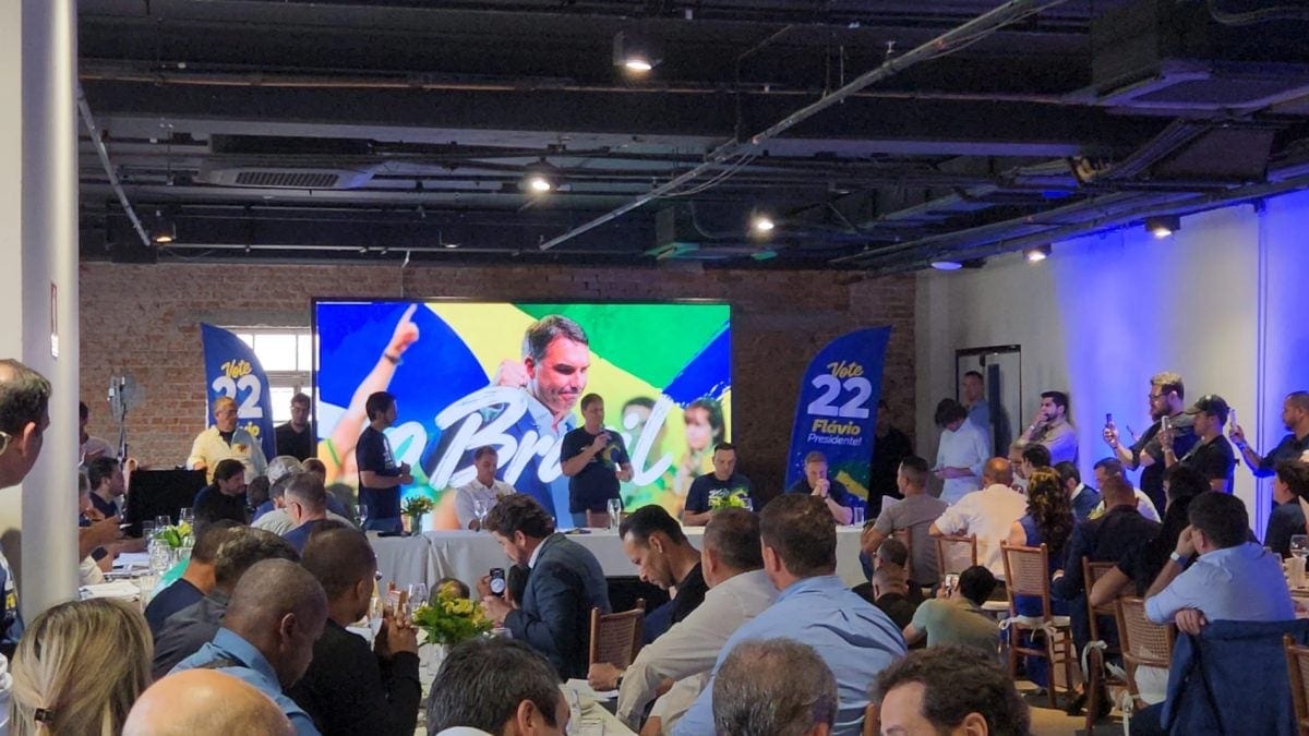 Eleitor de Renan votar no Lula não faz sentido, diz Tarcísio
