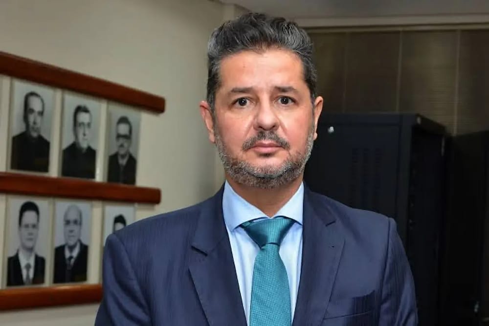 Três nomes surgem para substituir Cyro Terra na PGR do MP-GO