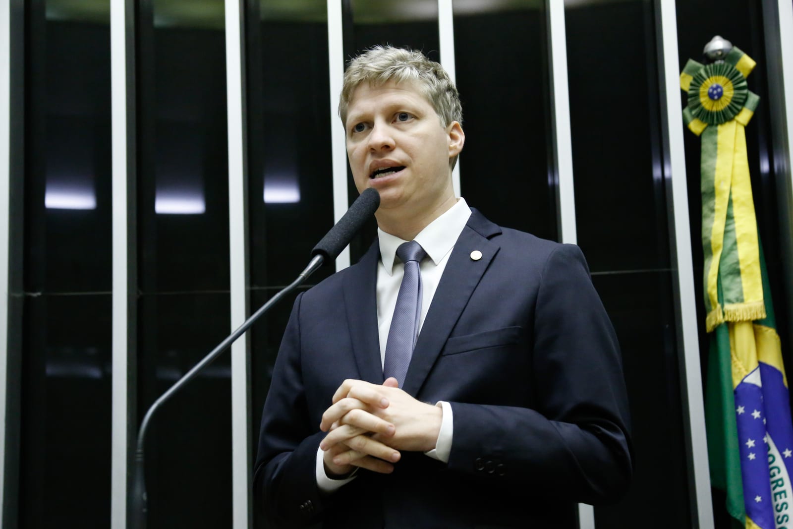 Van Hattem exige explicações da chancelaria sobre política externa