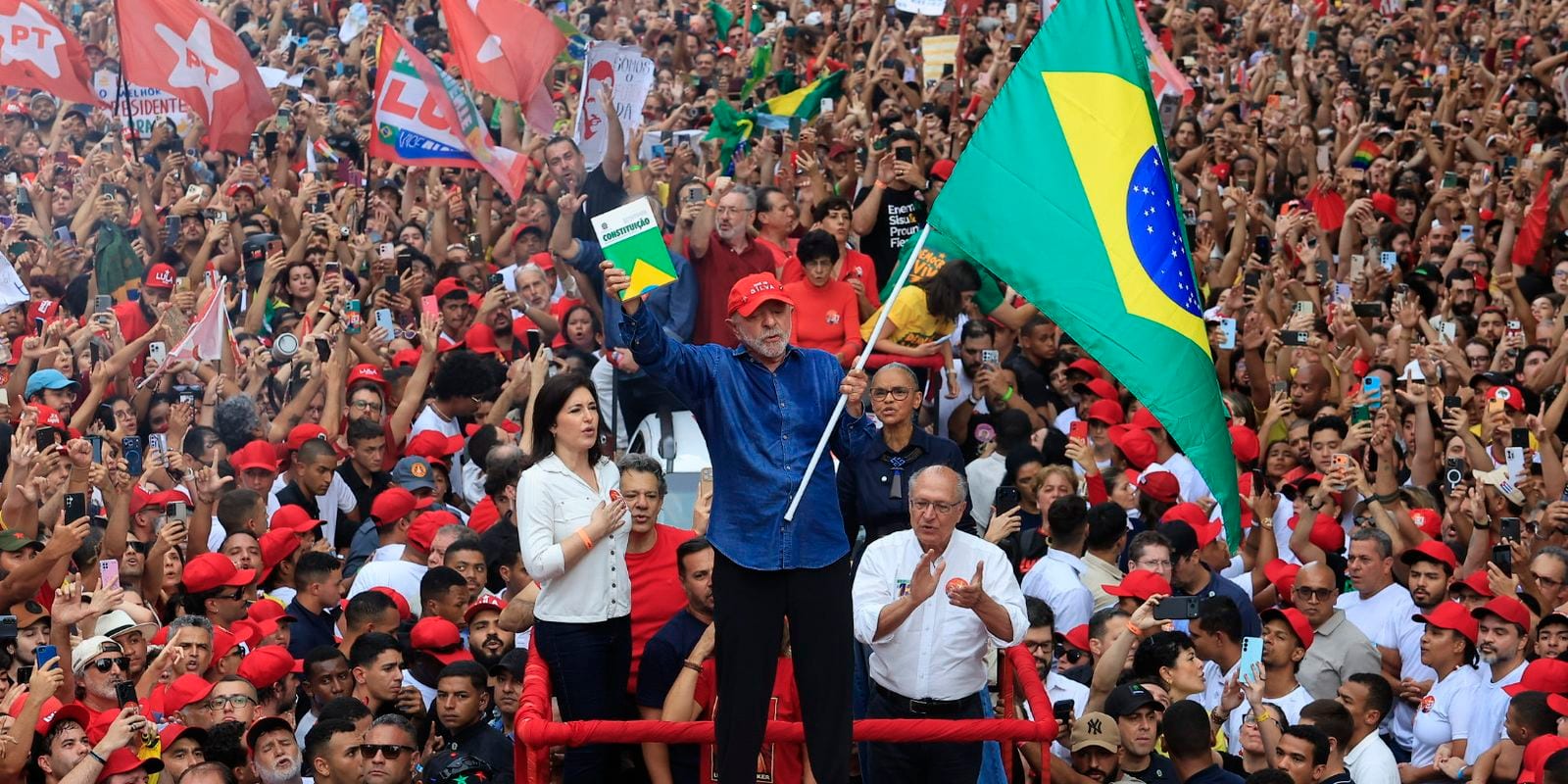 Virada histórica confirma reeleição de Lula para o quarto mandato presidencial