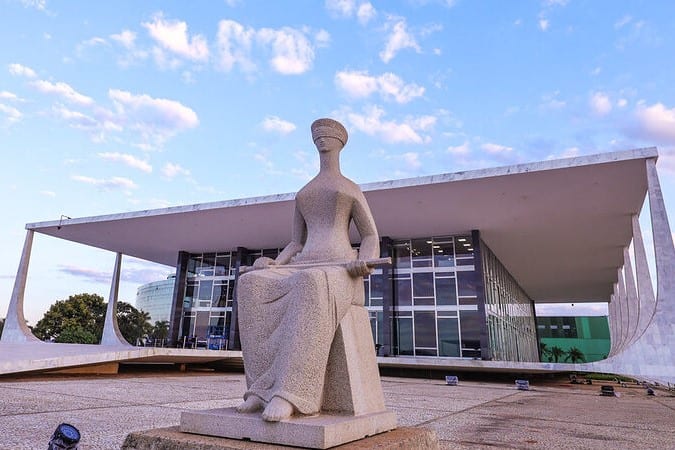 Apuração começa, com informação de extensão da votação pelo STF
