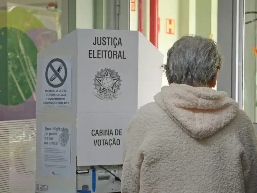 Queda da abstenção supera 8% com relação ao 1º Turno