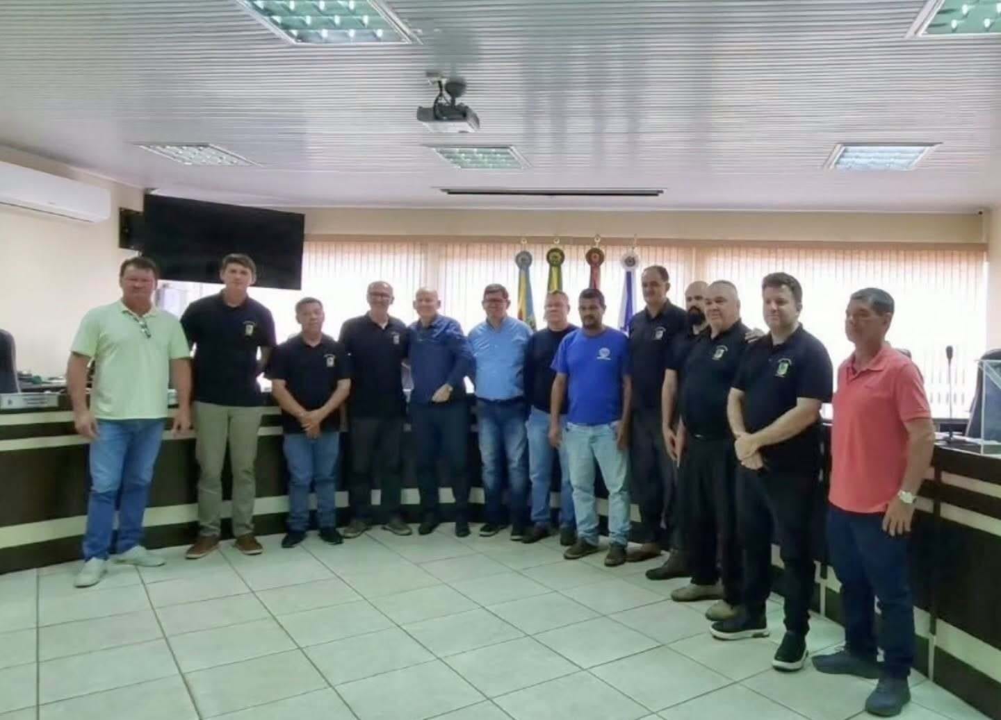 Executivo e Legislativo de Cerro Largo unem forças para auxiliar famílias atingidas pelo temporal