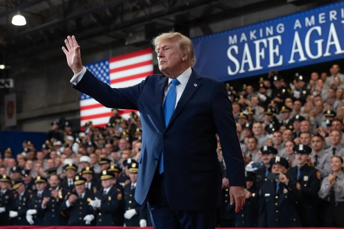 Aprovação de Trump cai para 36%, menor índice da pesquisa