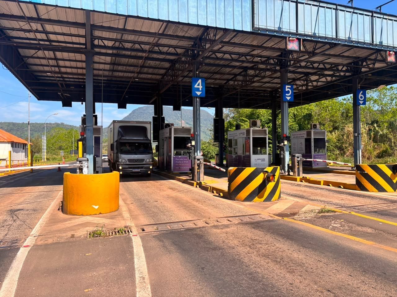 Justiça concede liminar e EGR retoma cobranças no pedágio da ERS-130