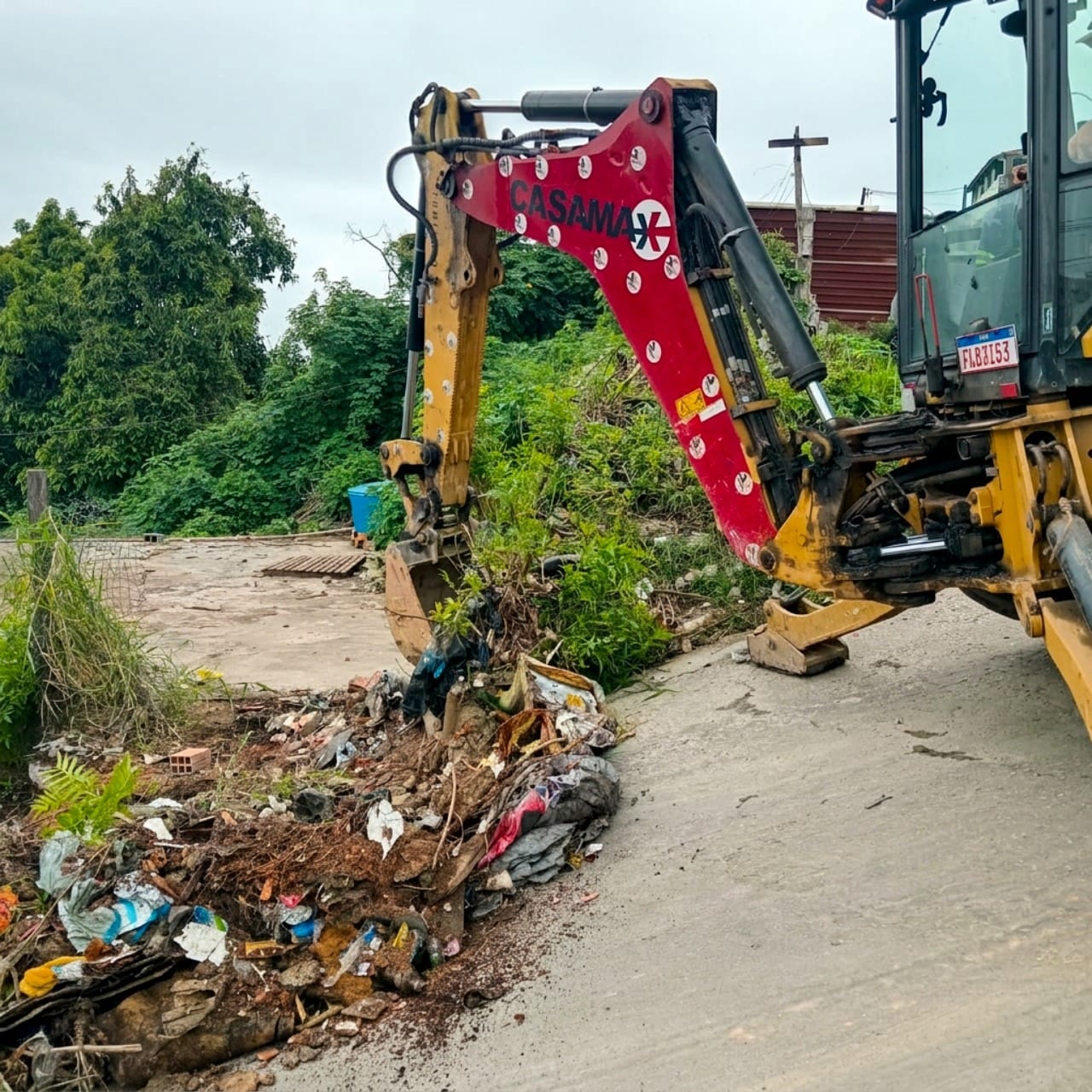 Prefeitura retira descarte irregular em quatro bairros de Guarulhos