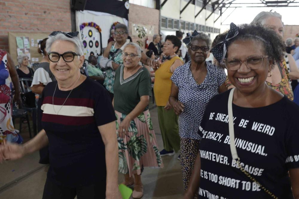 Dia Nacional do Idoso é celebrado com Baile 60+