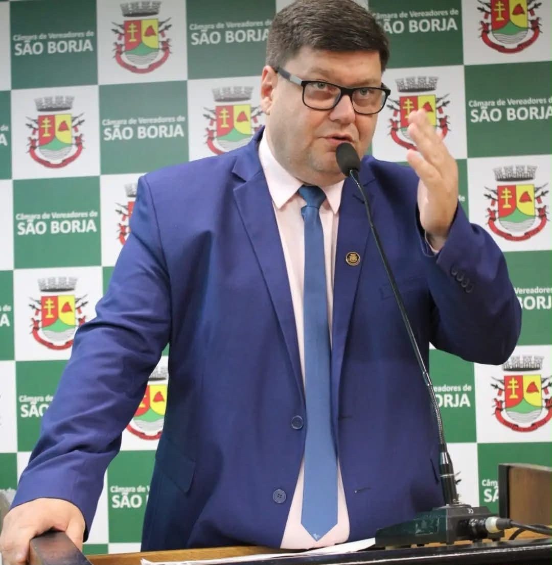 Vereador Eduardo Rocha contraria PSDB e declara apoio a Flávio Bolsonaro