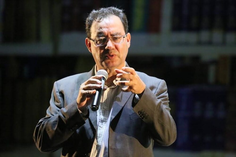 Terceiro colocado, Augusto Cury fala em manter “silêncio” no 2° turno: " Não quero responder nada"