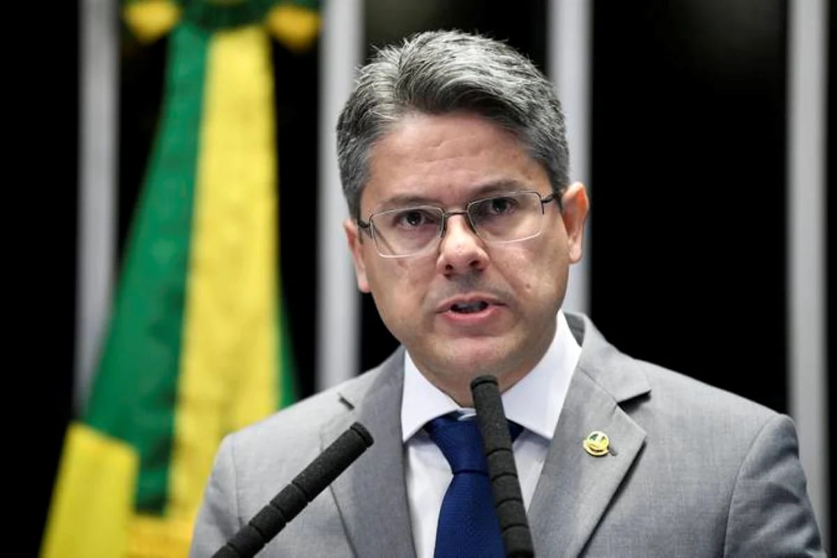 "Decepção", diz Alessandro Vieira após Zanin rejeitar CPI do Master