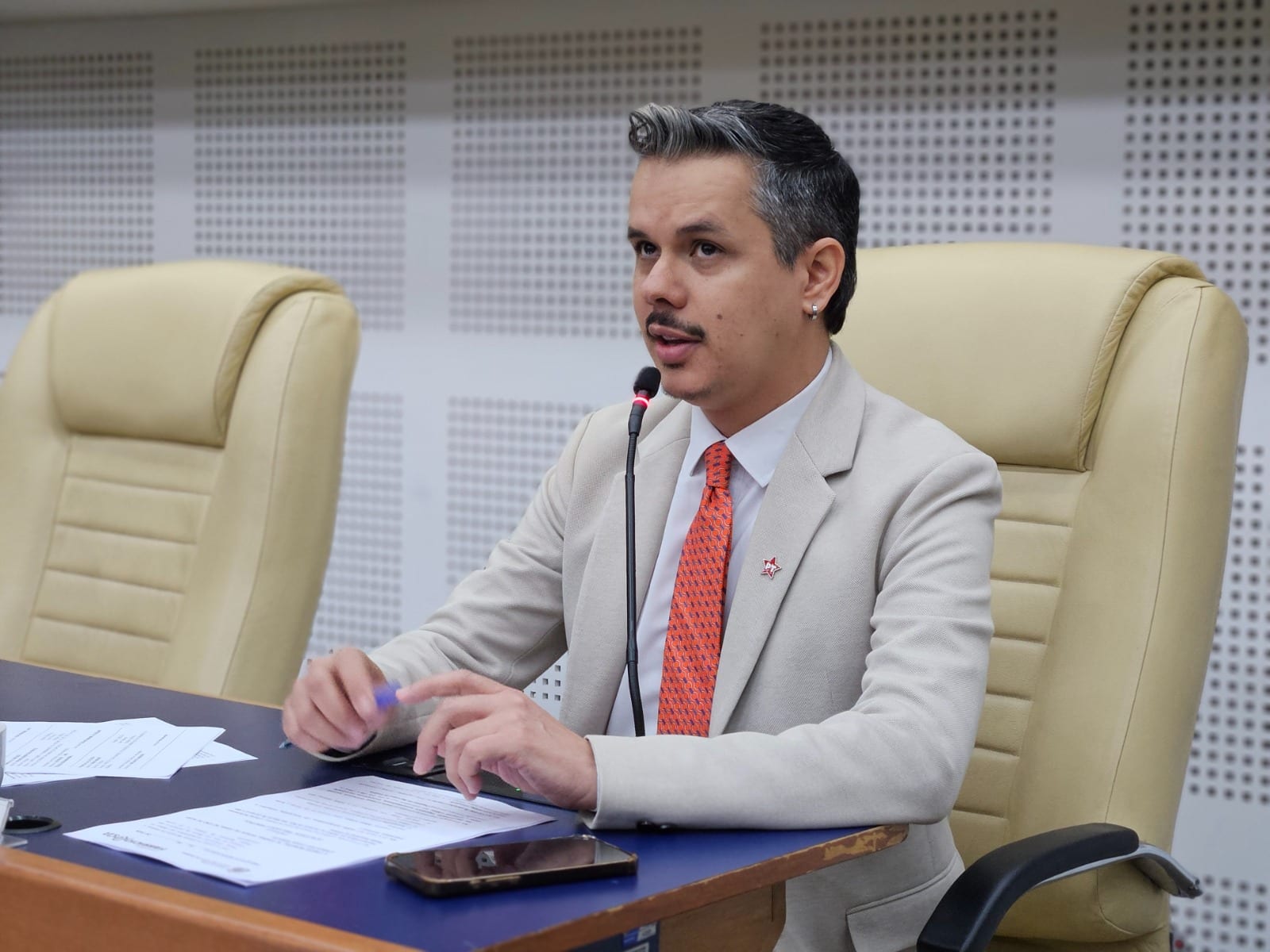 Fabrício Rosa defende candidatura do PT à presidência da Alego