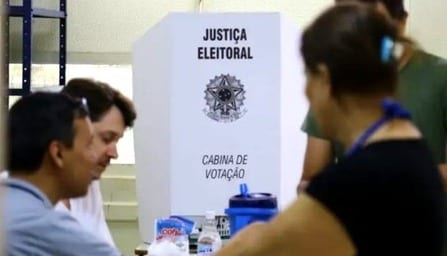 TRE-PE proíbe celulares e dispositivos na cabine de votação