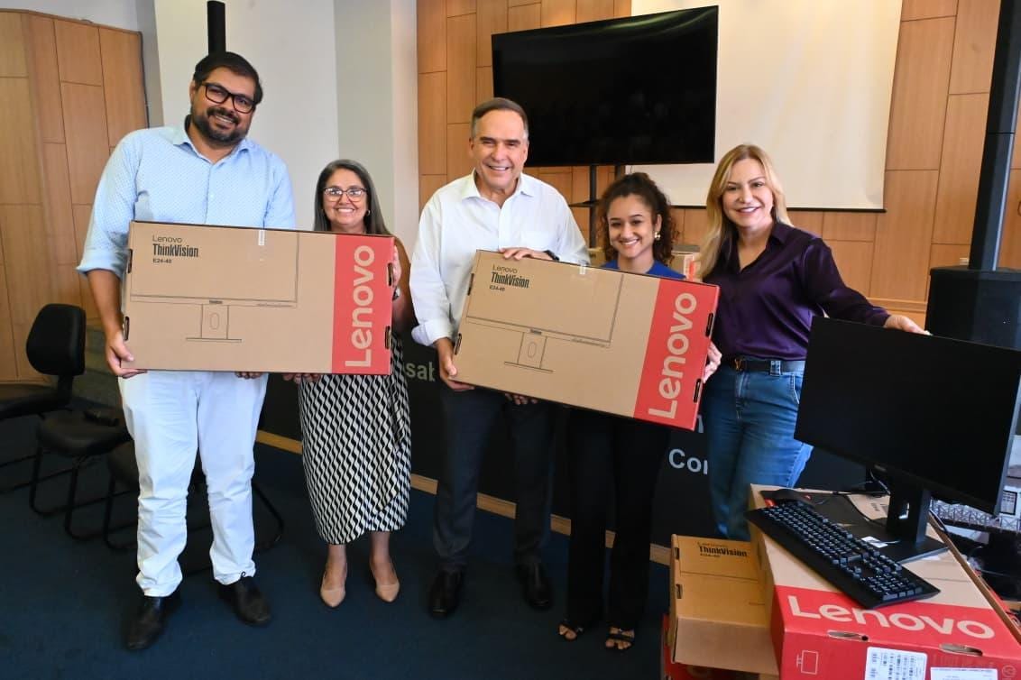 Mabel entrega 209 novos computadores para modernizar atendimento da Assistência Social