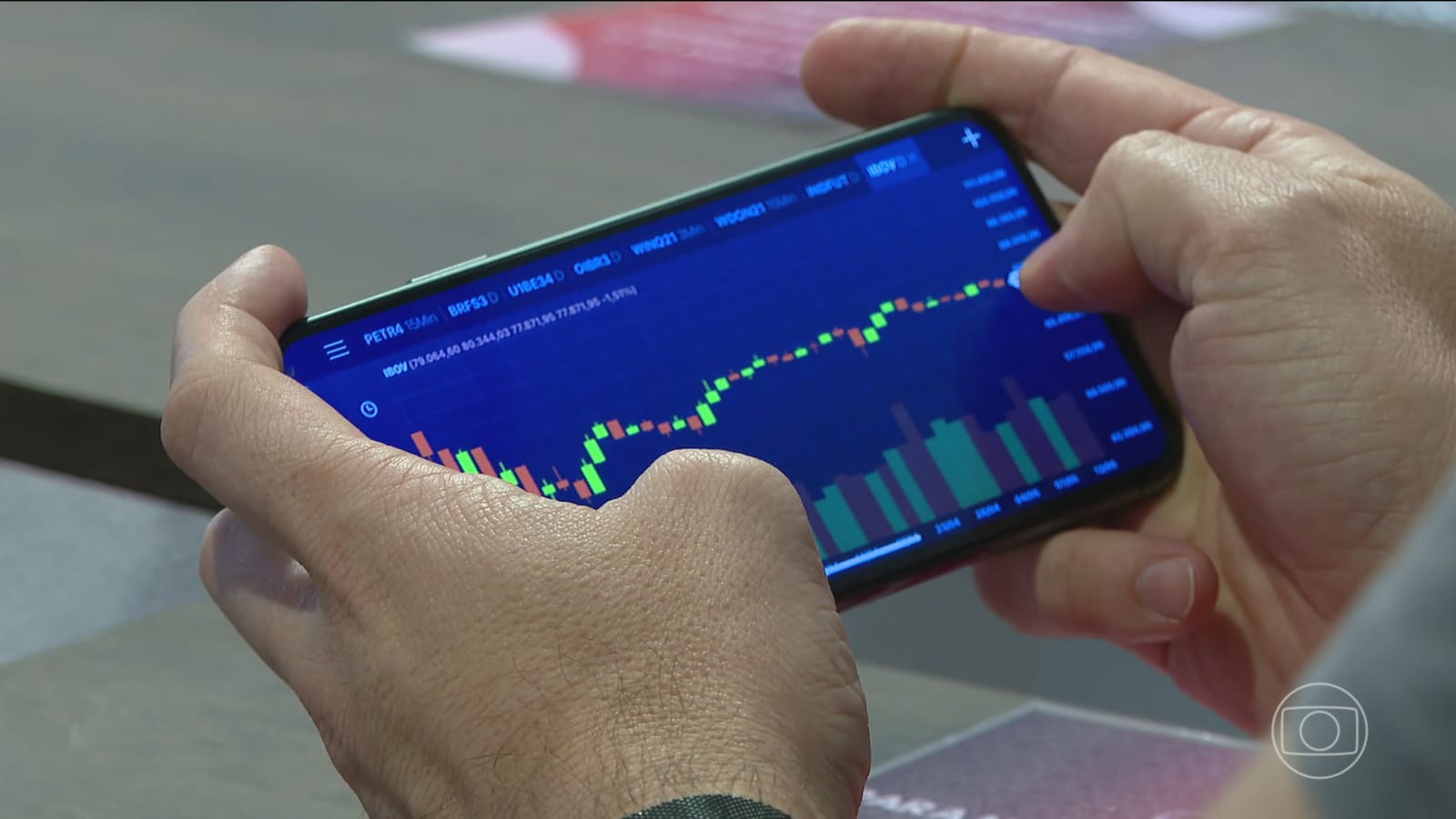 Aplicativos de bancos e corretoras têm instabilidade em meio à turbulência nos mercados