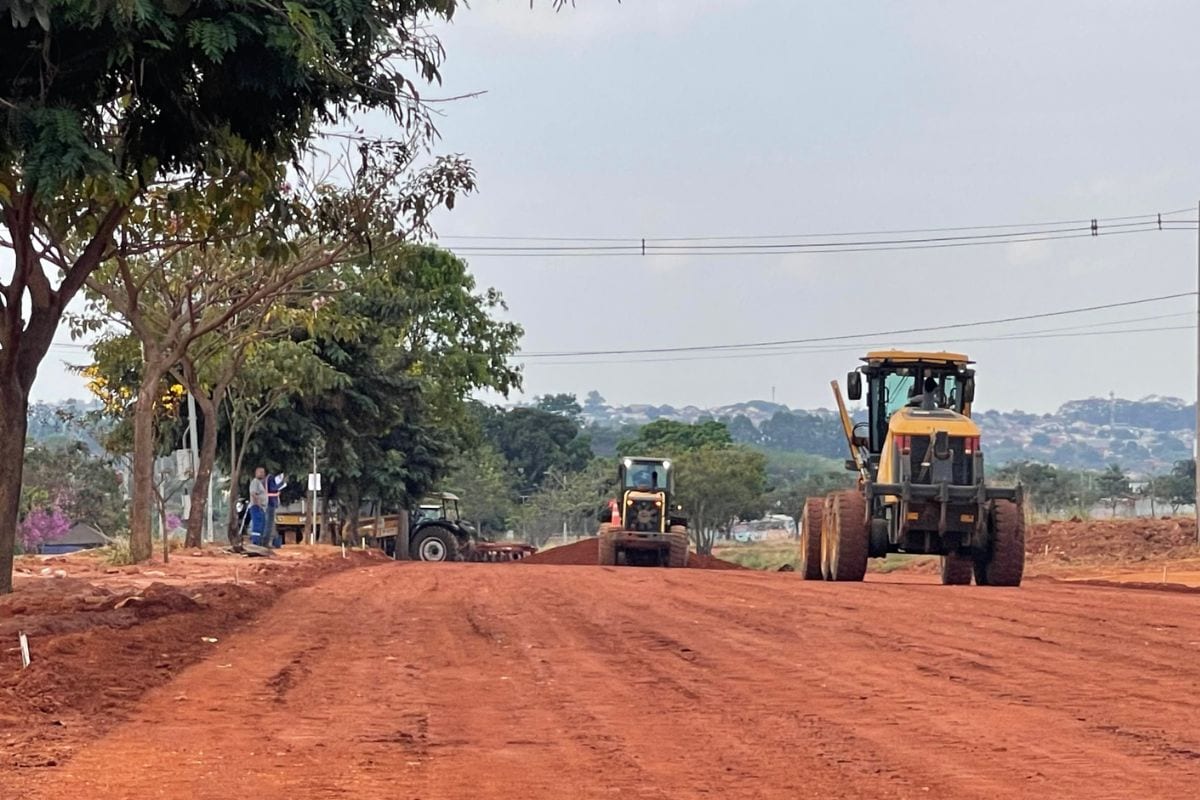 Obras reconfiguram trânsito em frente ao Hugol e removem rotatória da GO-070