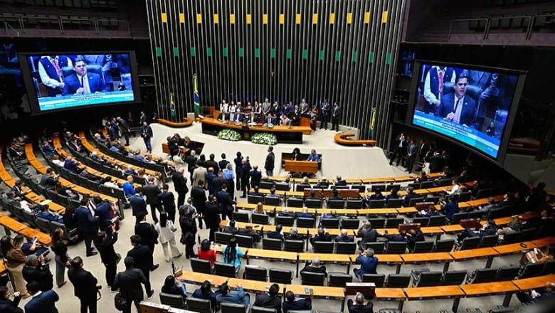 Três senadores disputam vagas na Câmara e na Assembleia em 2026