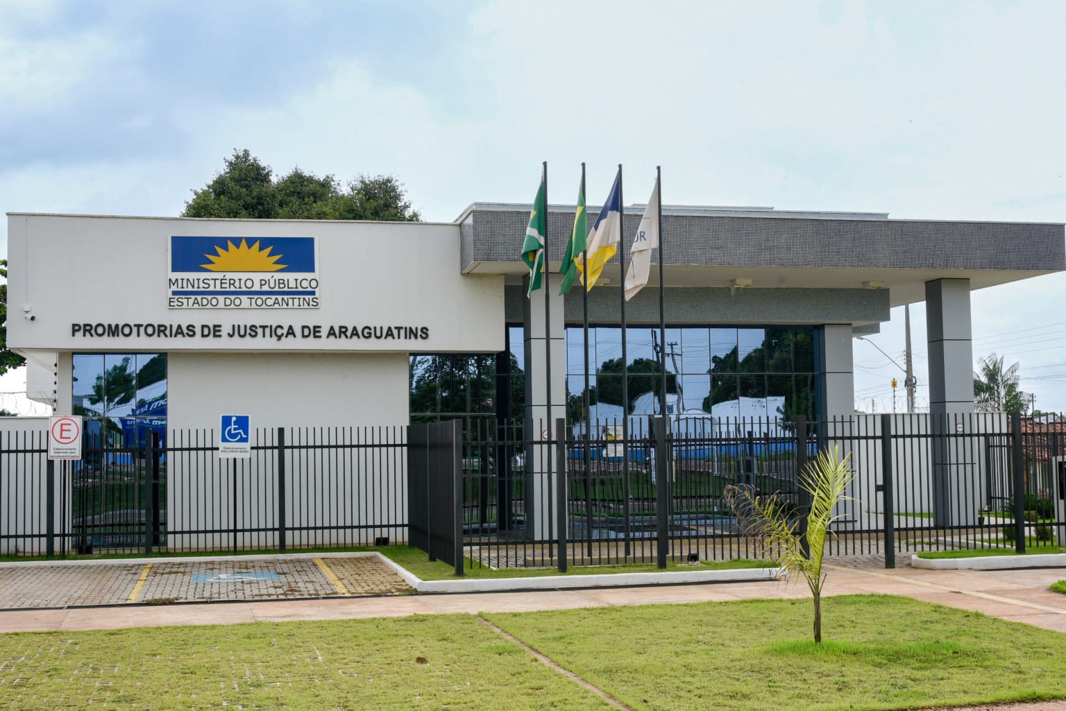 Vistorias do Detran reprovam todos os 42 veículos escolares de cidade do TO por problemas mecânicos e falhas de seguranç