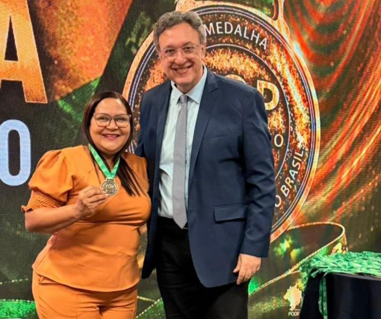 Vereadora Célia Lima recebe a maior honraria do Legislativo no Brasil pelo impacto do Projeto ‘Colo de Mãe’, em parceria