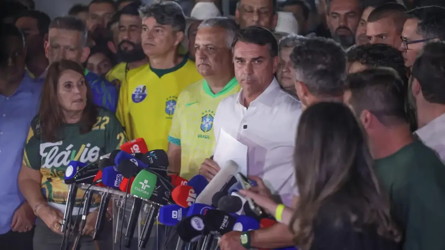 Derrota de Flávio reconfigura forças no Congresso e pode desencadear disputa na direita