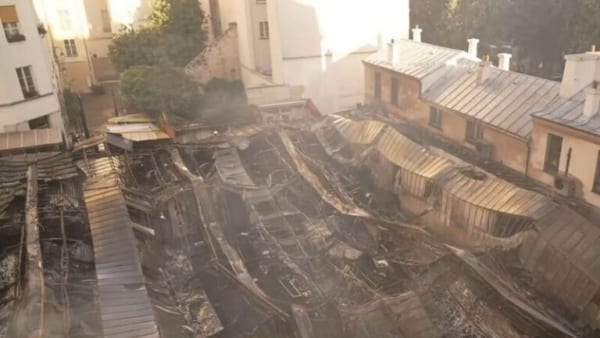 Incêndio destrói o mercado coberto mais antigo de Paris