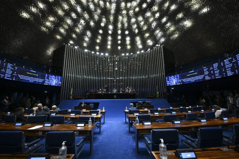 437 dos 513 deputados vão disputar reeleição em 2026