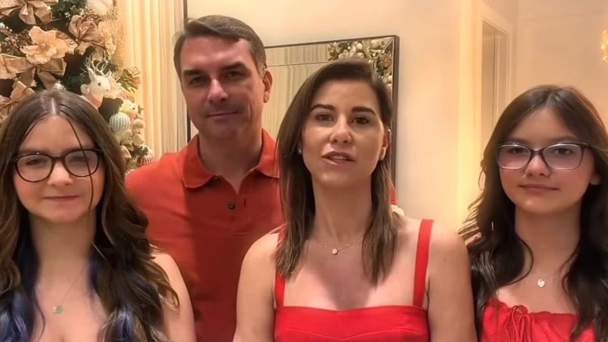 Flávio Bolsonaro poderá permanecer nos EUA com a família; veja o que se sabe sobre os vistos concedidos por Trump