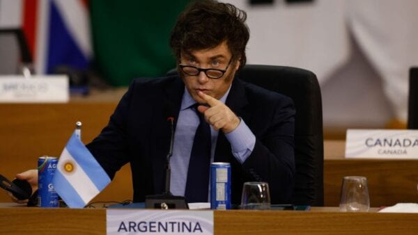 Governo Milei se recusa a emitir comunicado sobre vitória de Lula