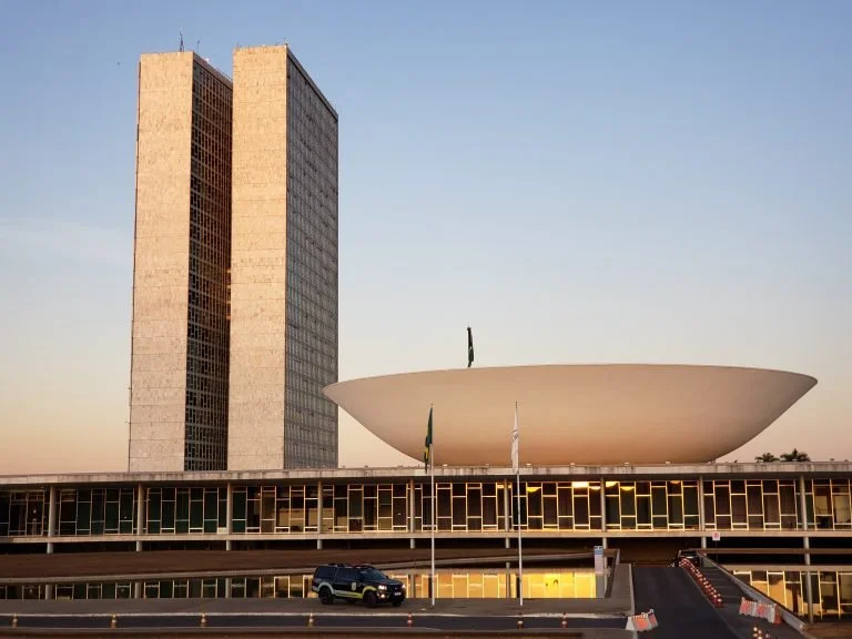 Projeto de lei pode enfraquecer financiamento sindical no Brasil