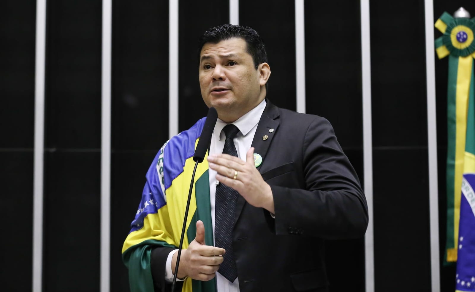 STF torna réu deputado Gilvan da Federal por injúria a Lula