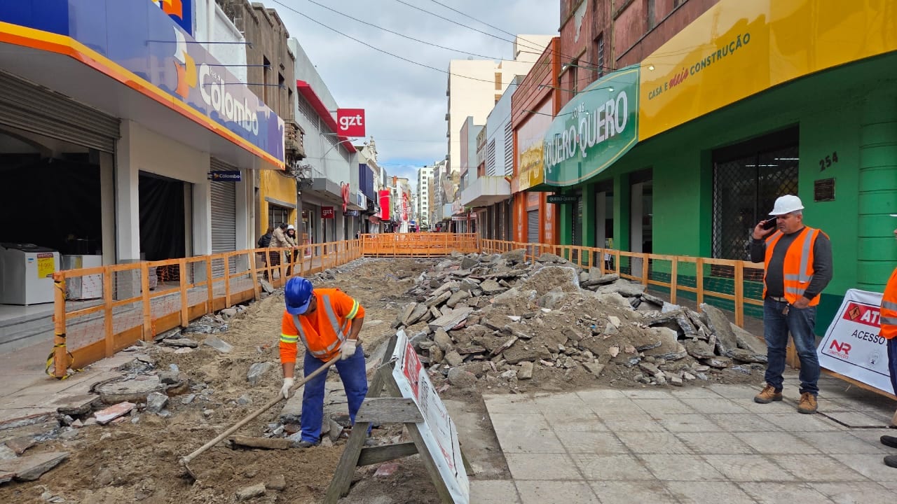 CDL promove reunião com Executivo sobre obra do Calçadão e reforça importância da participação de comerciantes e proprie