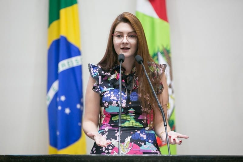 Ana Campagnolo (PL) atinge 289.481 votos com 76,57% das urnas apuradas