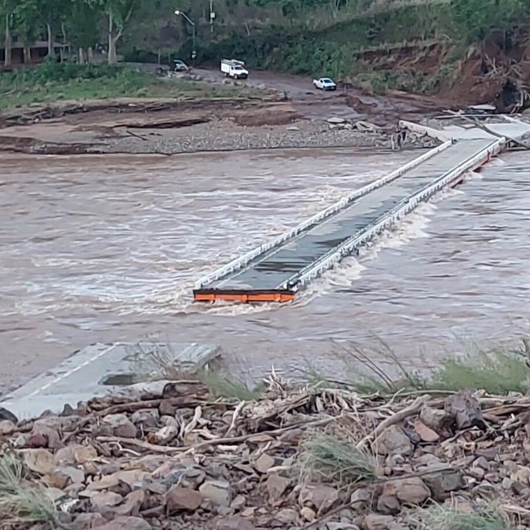 Tabuleiro da ponte entre Bento Gonçalves e Cotiporã é levado pela chuva
