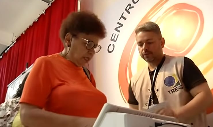 TRE-SP leva ação Voto60+ ao Creci para explicar a urna a idosos