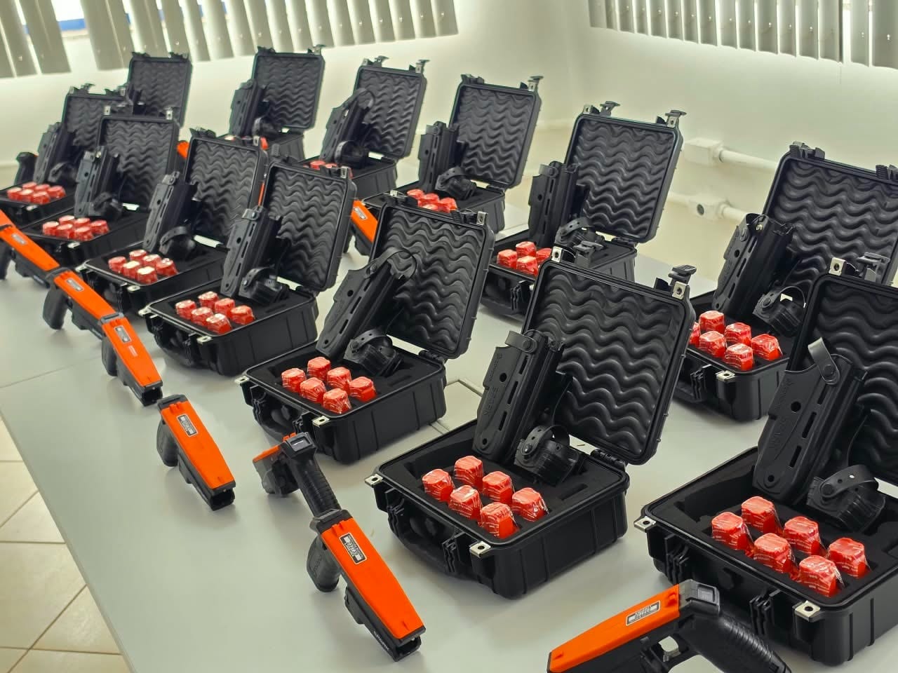 GCM de Limeira recebe 188 dispositivos Spark, semelhantes a Taser, para reforçar a segurança nas ruas