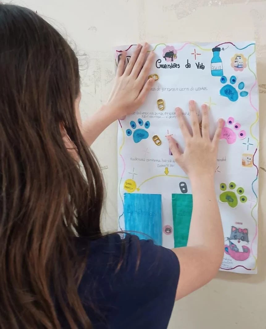 Alunos de Engenheiro Coelho criam campanha para ajudar animais e incentivar reciclagem