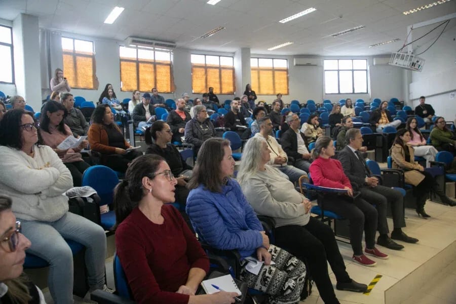 Eleições 2026: treinamento prepara mais de 80 mil mesários em SC