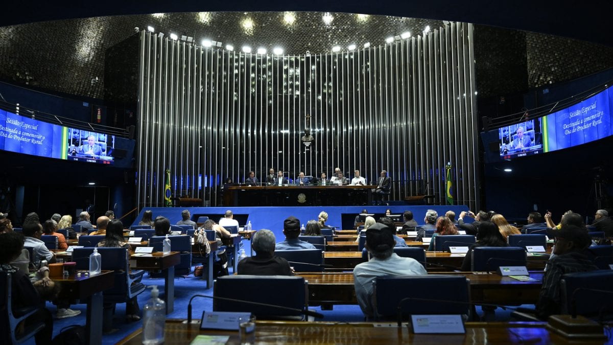 Fim da escala 6×1: Senado realiza nova sessão sobre PEC nesta quinta (8), enquanto governo e oposição divergem sobre rit