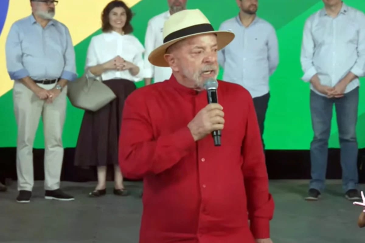 Lula defende Pimentel, culpa falta de renegociação e ironiza Zema