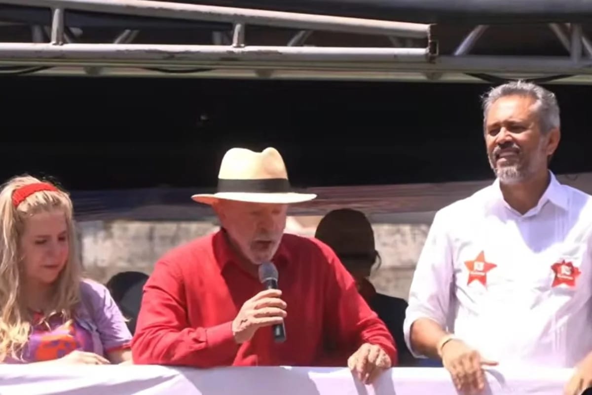 Lula reclama em Fortaleza da curta fala de aliados no Ceará