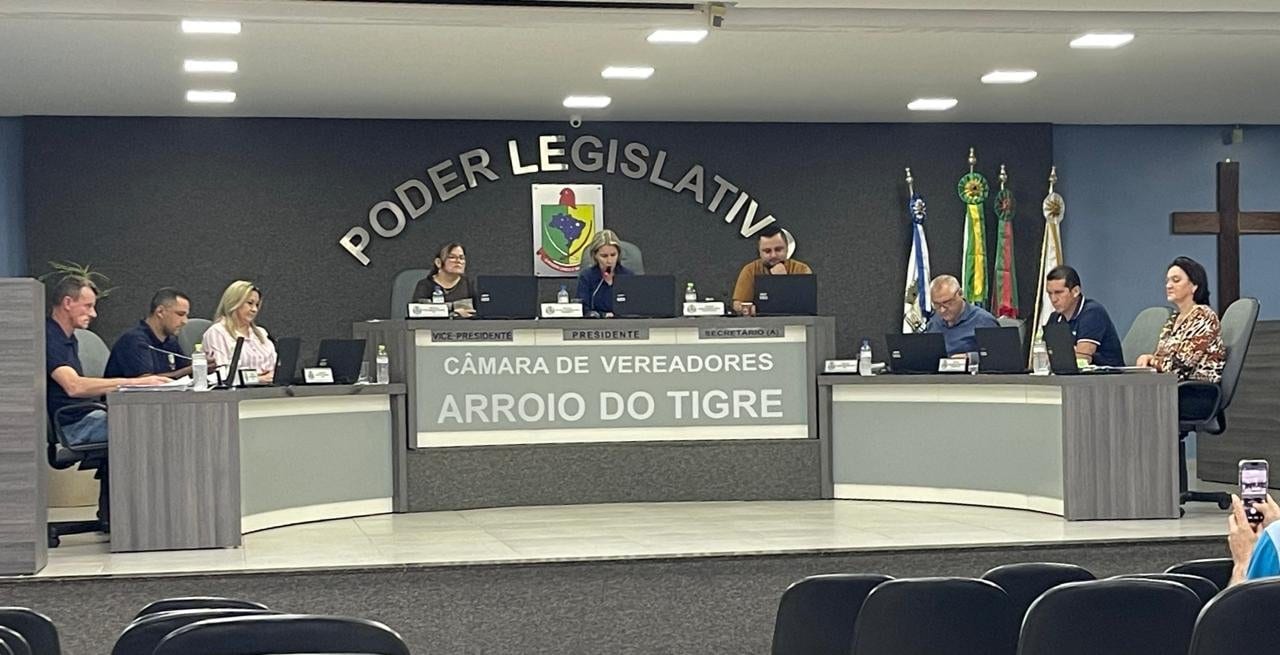 Câmara de Arroio do Tigre aprova nove projetos do Executivo por unanimidade