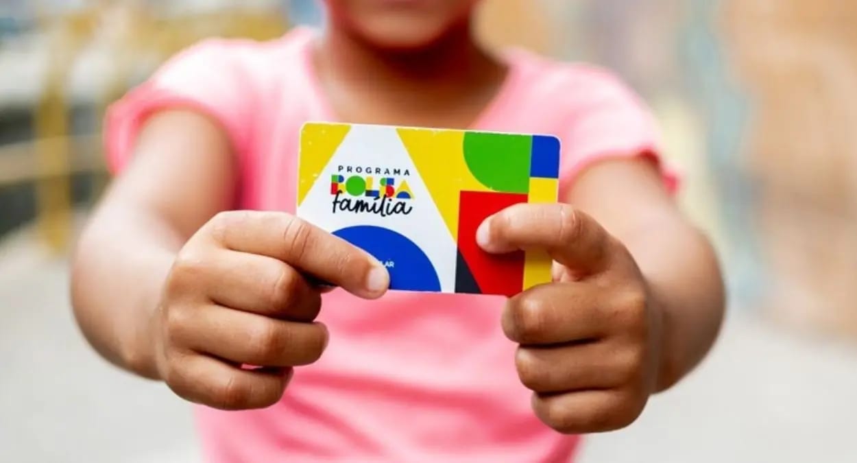 425 candidatos às eleições de 2026 recebem Bolsa Família