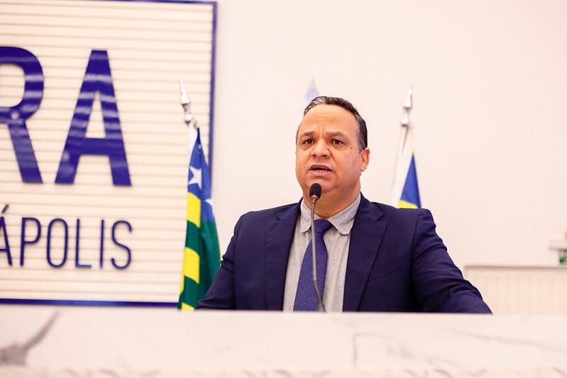 Nilson Sousa protesta contra condições da rodovia que liga Anápolis a Goiânia