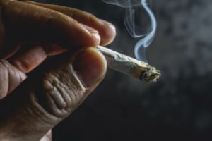 Lei de BH que multa usuários em público é apontada como inconstitucional