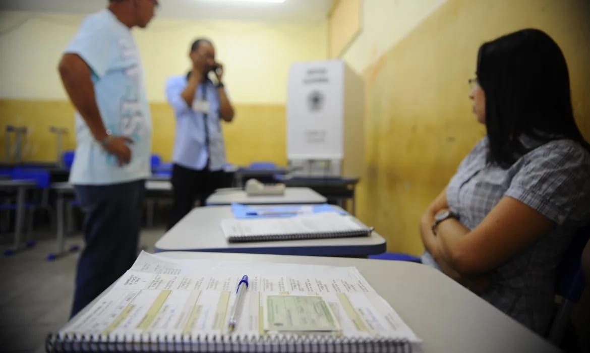 Inscrição para mesário não garante convocação; Justiça Eleitoral orienta eleitores no TO
