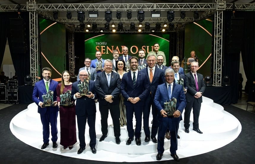 Troféu Senar O Sul homenageia 12 lideranças em Porto Alegre